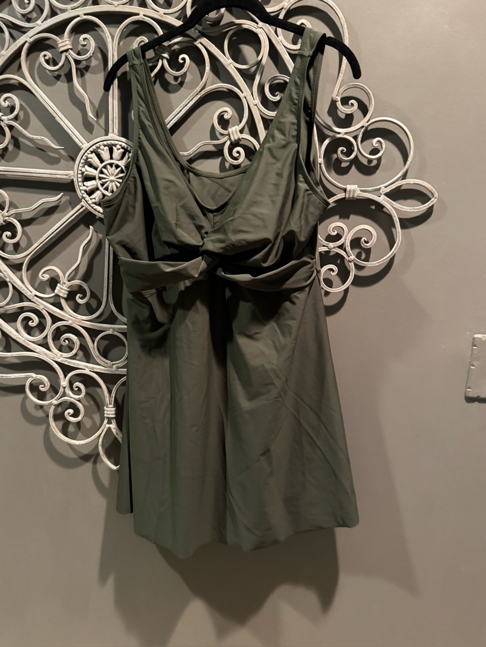 Women’s plus Knot-Front Olive Green tankini top swimsuit sz 2x